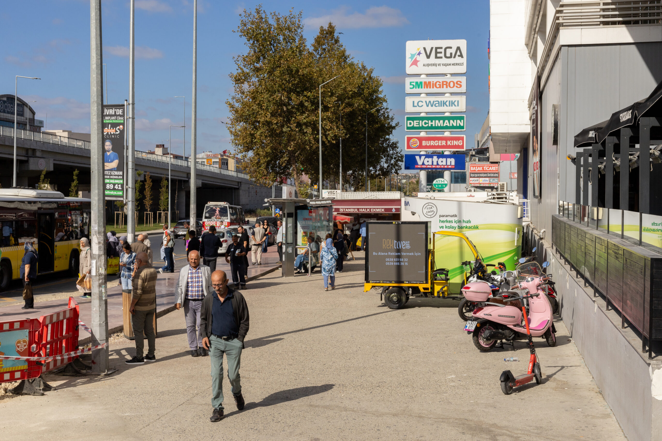 Trakya’nın En İşlek Noktalarında Duvar Reklamı: Stratejik Kiralama